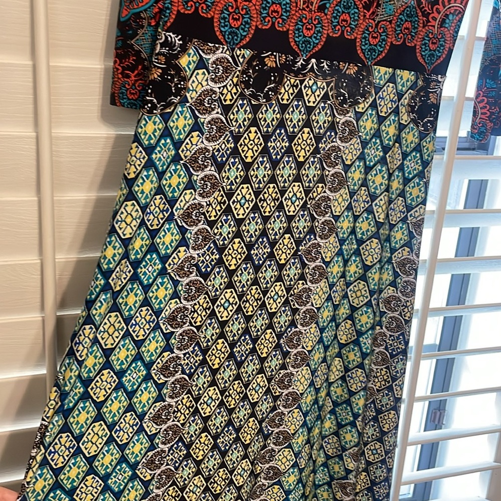Patterned Tua Maxi Dress - Picture 7 of 8